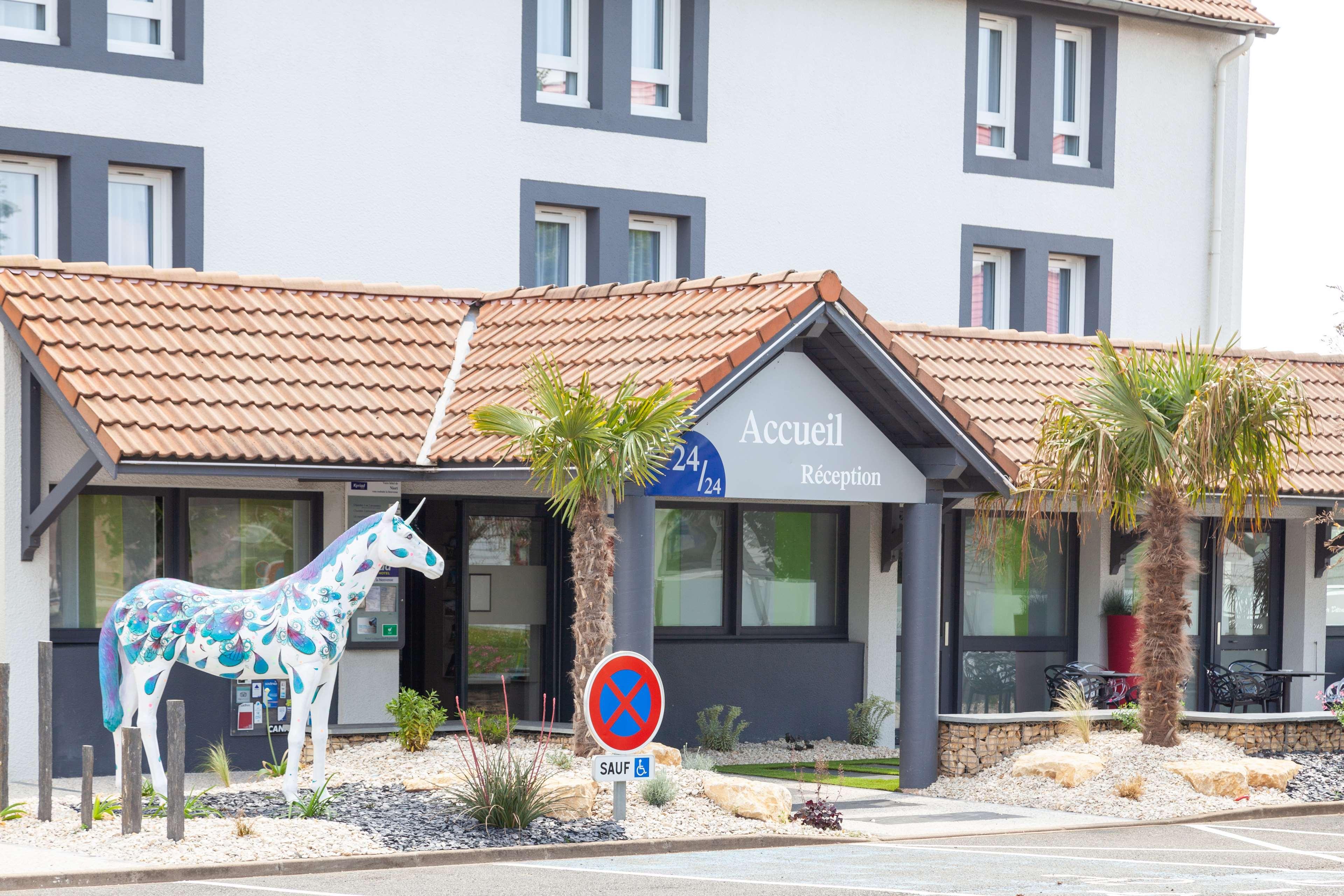 Kyriad Niort-Espace Mendesfrance Exteriér fotografie