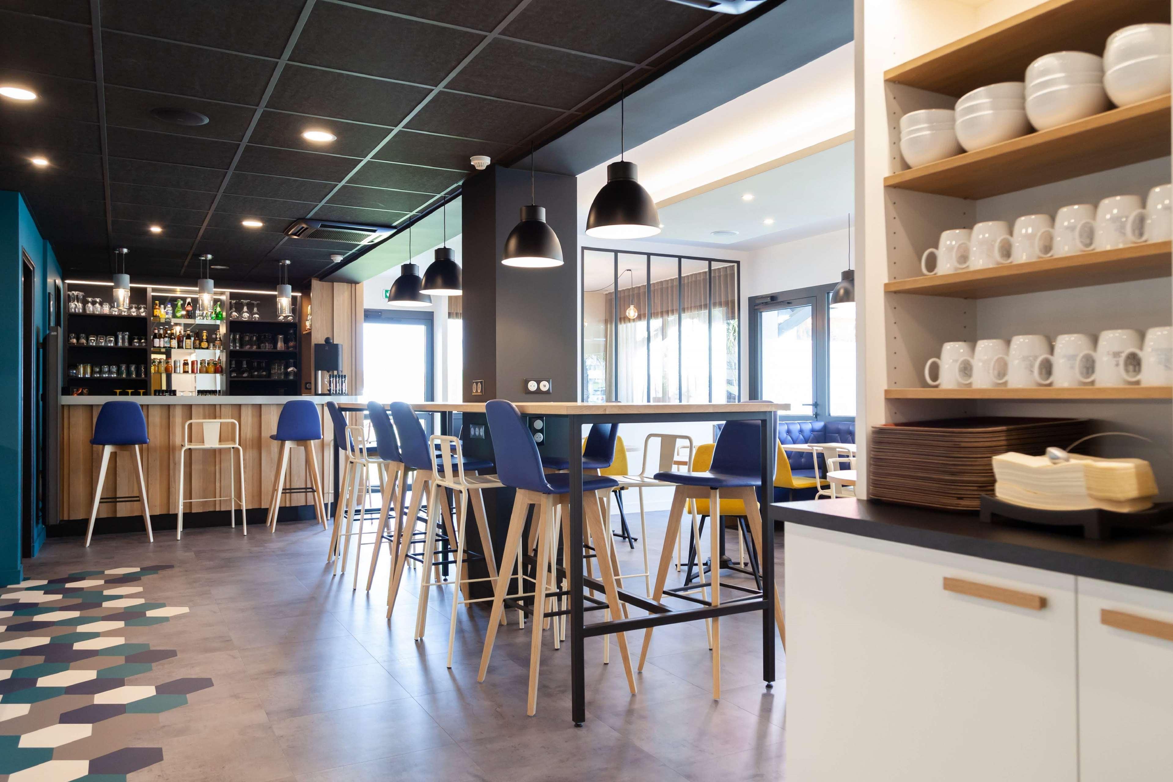 Kyriad Niort-Espace Mendesfrance Exteriér fotografie