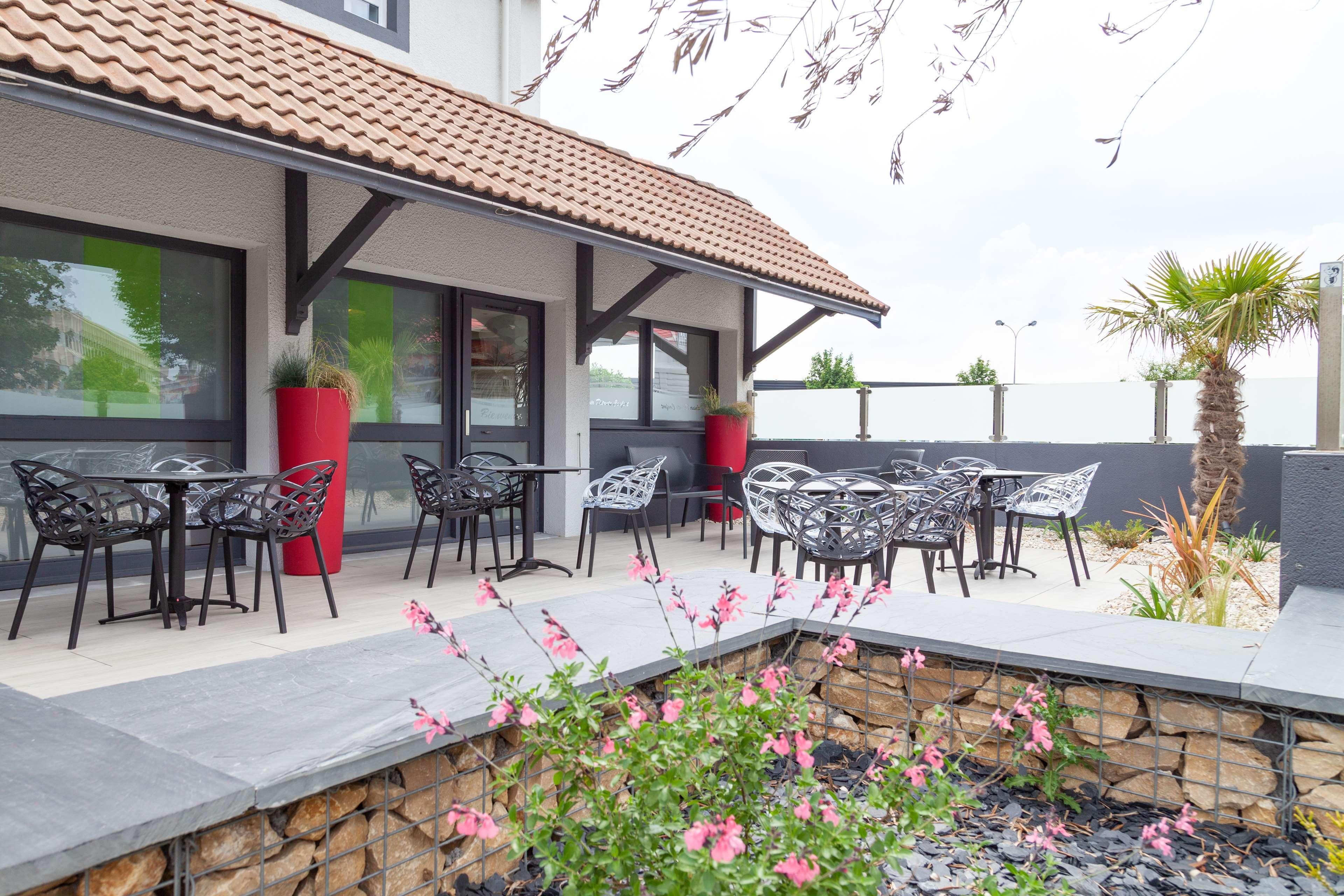 Kyriad Niort-Espace Mendesfrance Exteriér fotografie